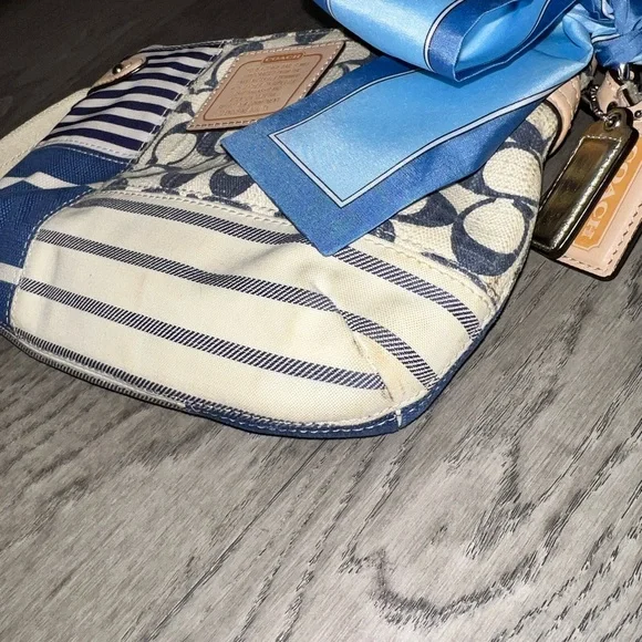 Y2K Coach Signature Patchwork Crossbody Bag - Picture 9 of 9